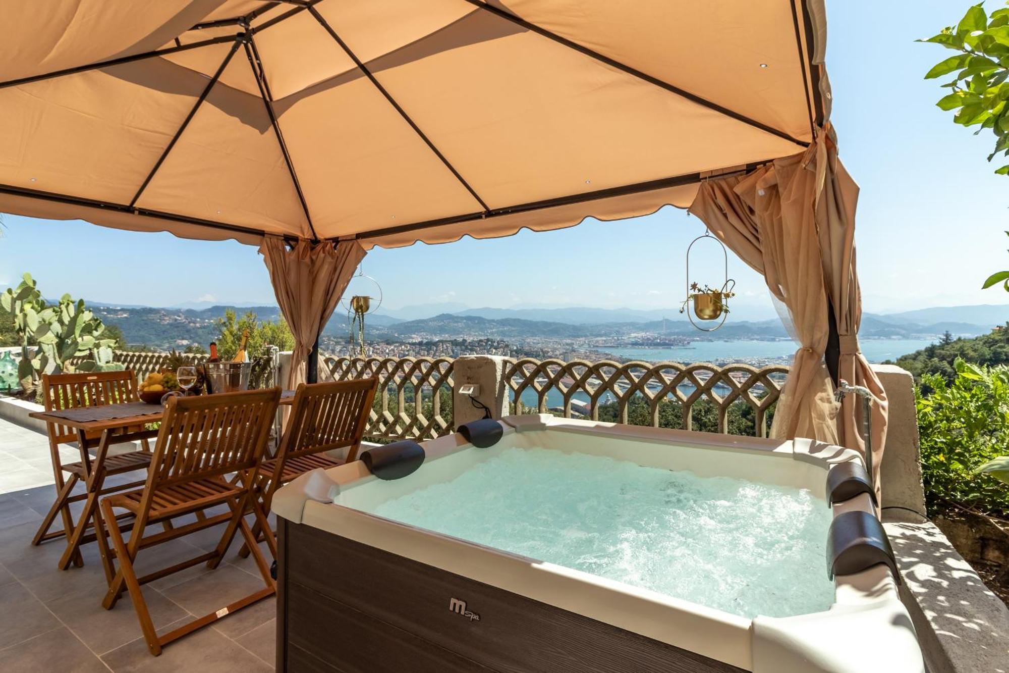 Golden View Holidays Apartment La Spezia