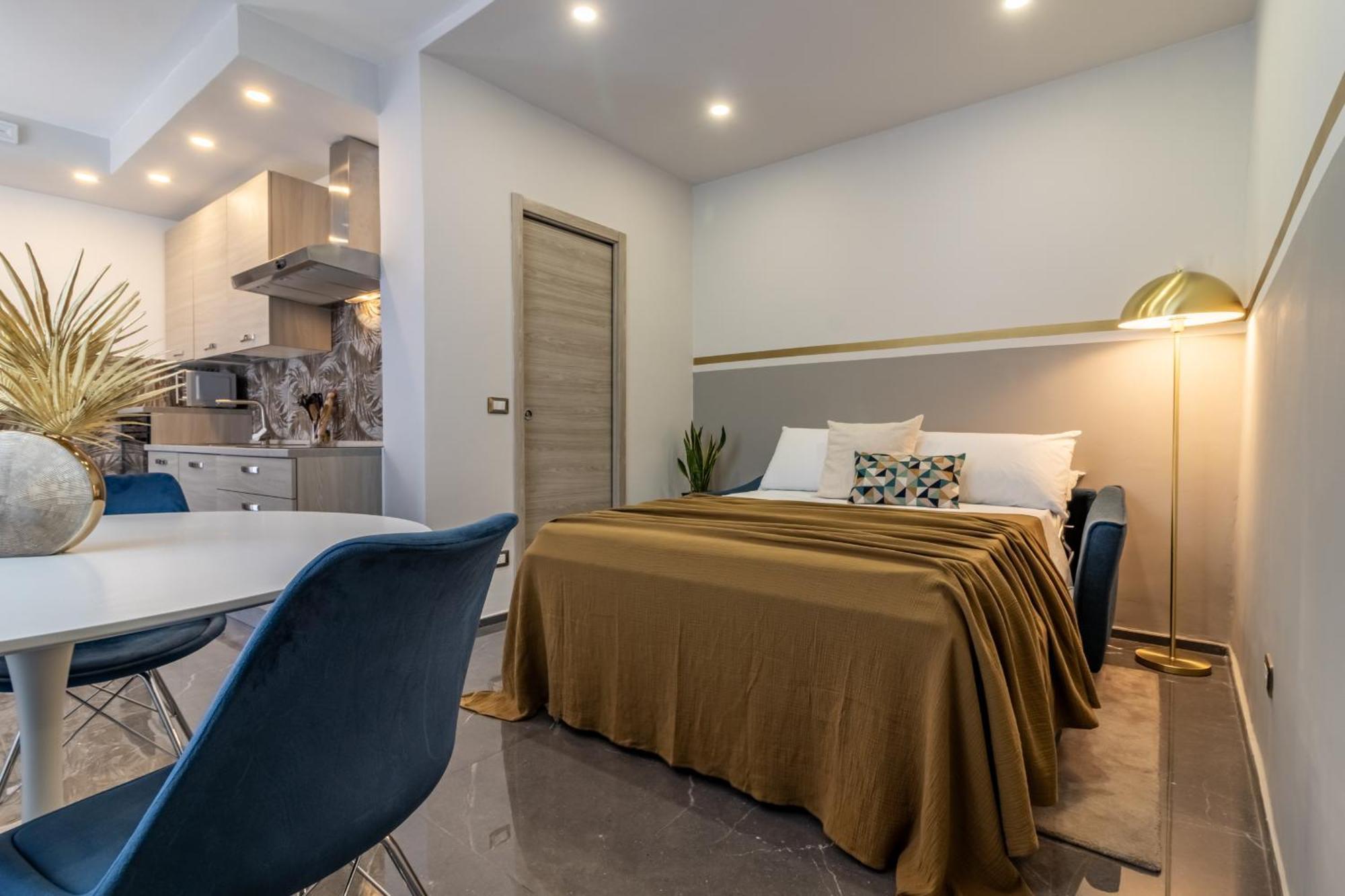 Golden View Holidays Apartment *