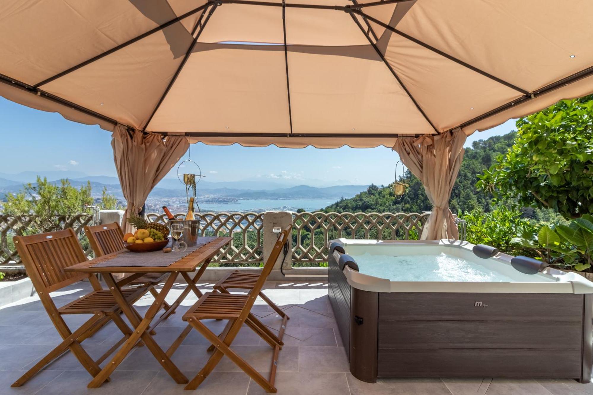 Golden View Holidays * La Spezia
