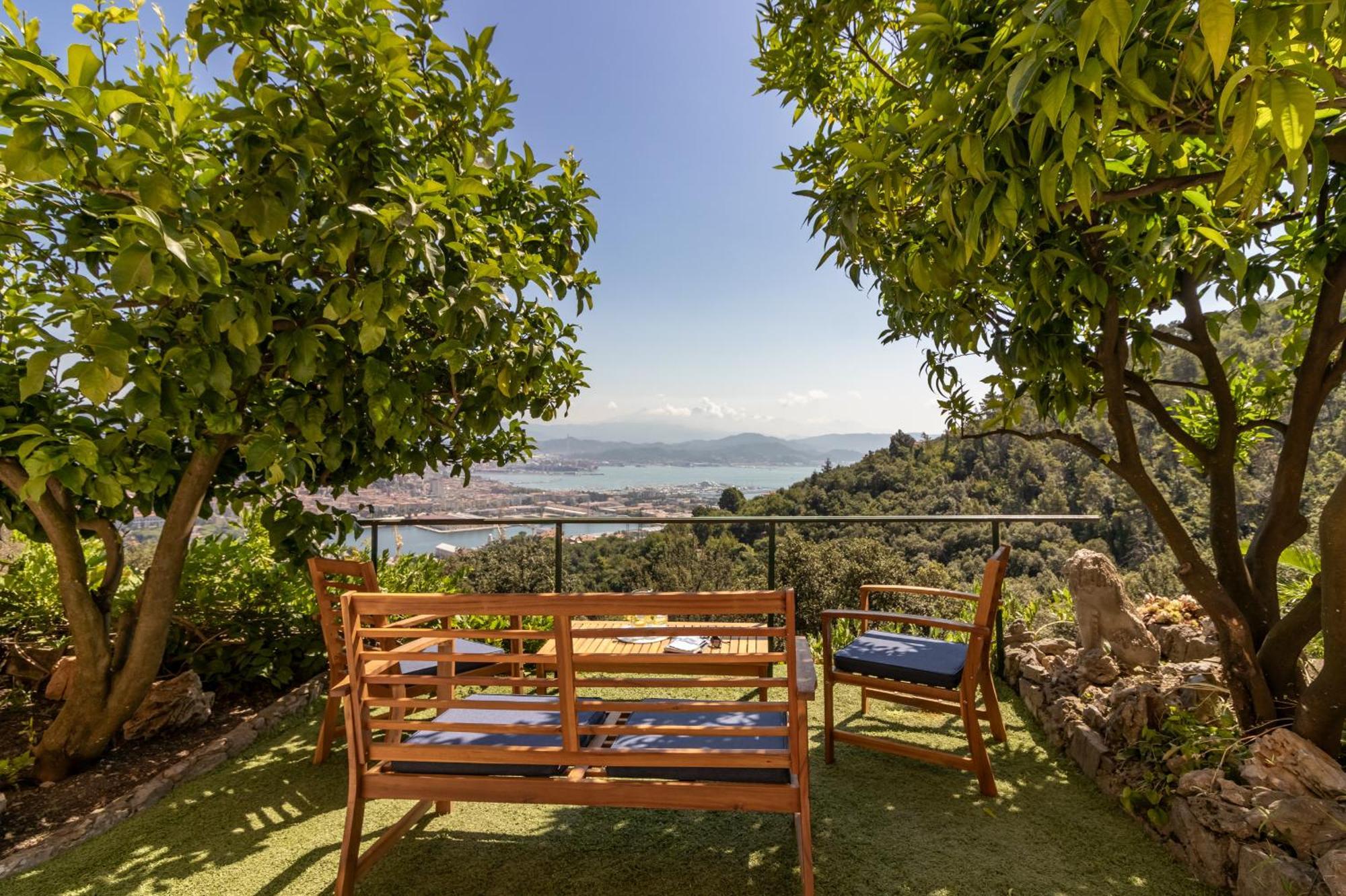 Apartment Golden View Holidays La Spezia